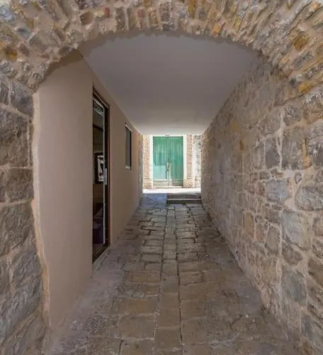 Diva 2,stylish Old Town Near