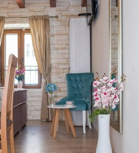 Diva 2,stylish Old Town Near 아파트