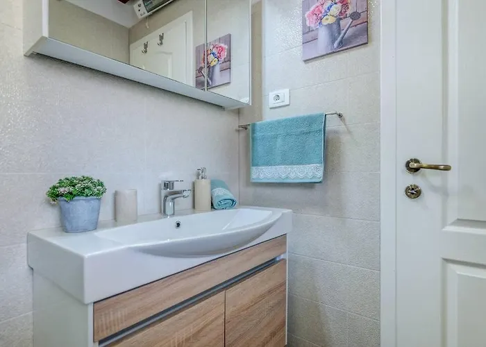 Diva 2,stylish Old Town Near 아파트