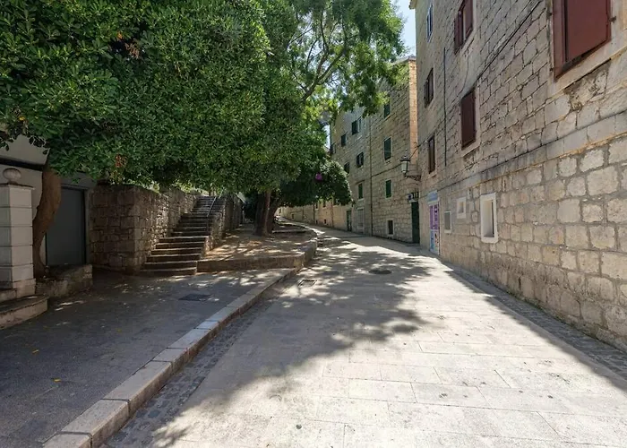 Diva 2,stylish Old Town Near